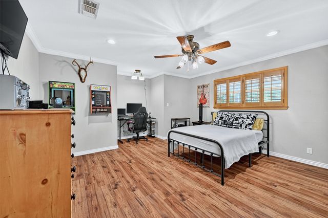 1246 Kiowa Drive W, Lake Kiowa, TX 76240