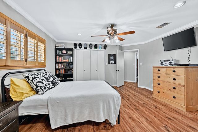 1246 Kiowa Drive W, Lake Kiowa, TX 76240