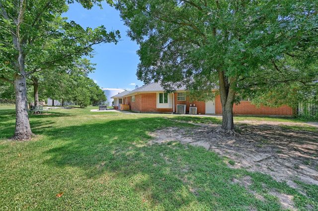 1246 Kiowa Drive W, Lake Kiowa, TX 76240