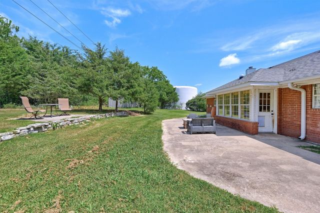 1246 Kiowa Drive W, Lake Kiowa, TX 76240