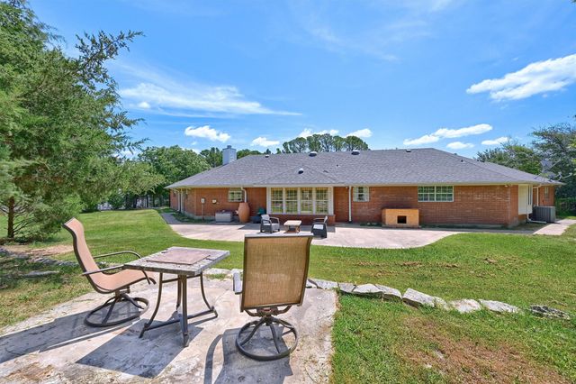 1246 Kiowa Drive W, Lake Kiowa, TX 76240