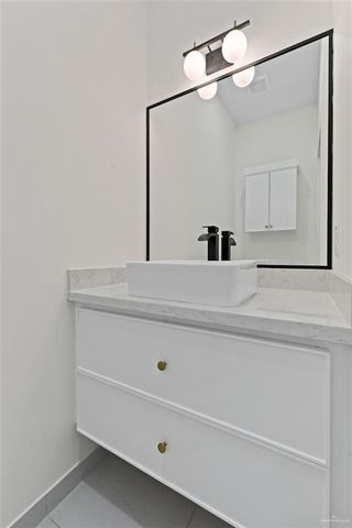 2608 E Conroe Road, Edinburg, TX 78542