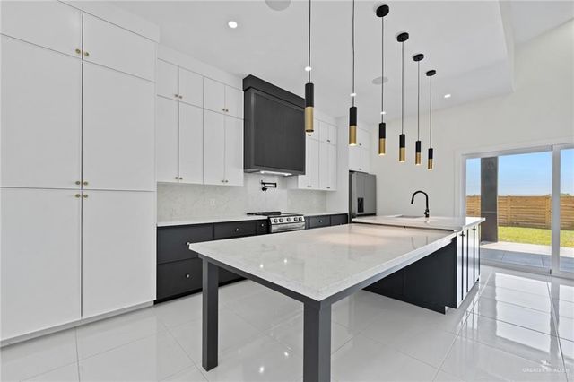 2608 E Conroe Road, Edinburg, TX 78542