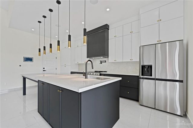 2608 E Conroe Road, Edinburg, TX 78542