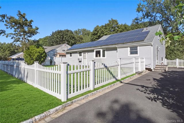 66 Champlain Street, Port Jefferson Station, NY 11776