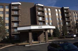 2201 S Grace Street 106, Lombard, IL 60148