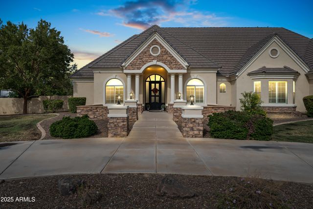 2670 E VALLEJO Court, Gilbert, AZ 85298