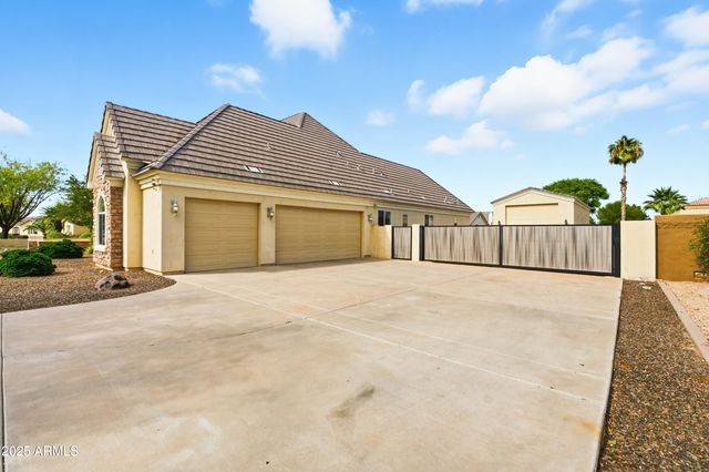 2670 E VALLEJO Court, Gilbert, AZ 85298