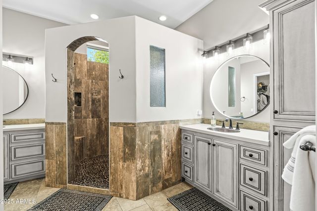 2670 E VALLEJO Court, Gilbert, AZ 85298