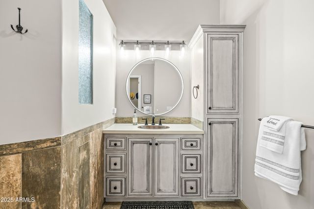 2670 E VALLEJO Court, Gilbert, AZ 85298