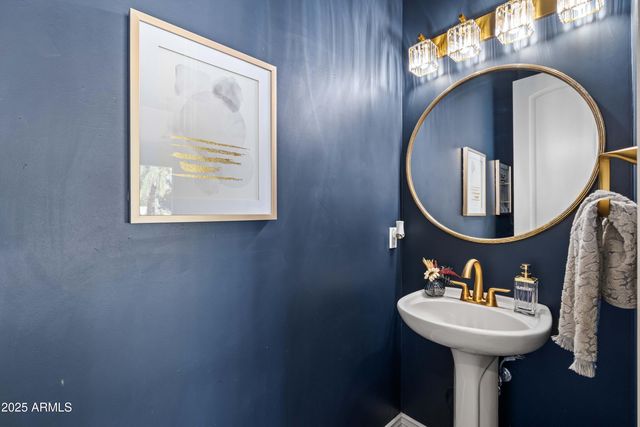 2670 E VALLEJO Court, Gilbert, AZ 85298