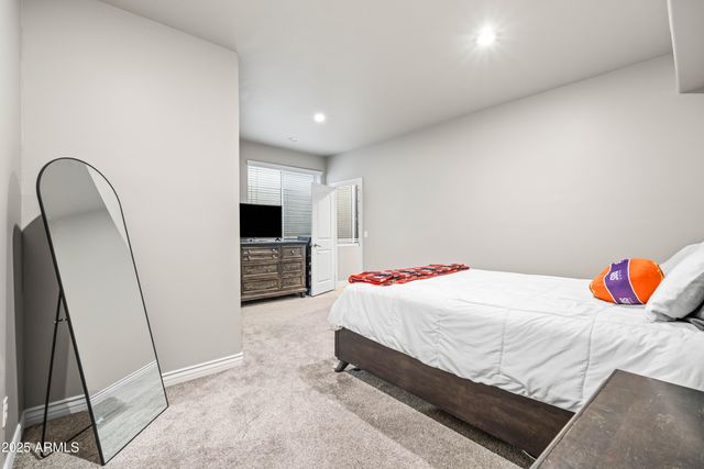 2670 E VALLEJO Court, Gilbert, AZ 85298