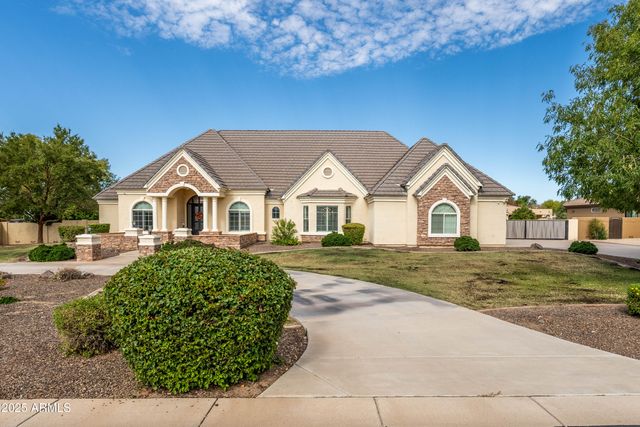 2670 E VALLEJO Court, Gilbert, AZ 85298