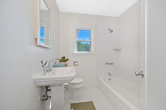 7208 Falcon Rd, Fair Oaks, CA 95628
