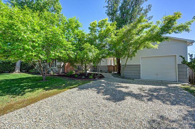 7208 Falcon Rd, Fair Oaks, CA 95628