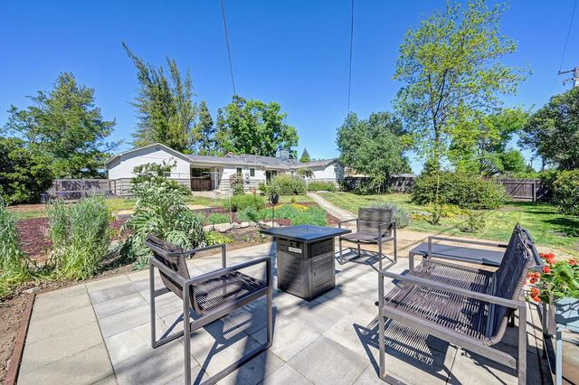 7208 Falcon Rd, Fair Oaks, CA 95628