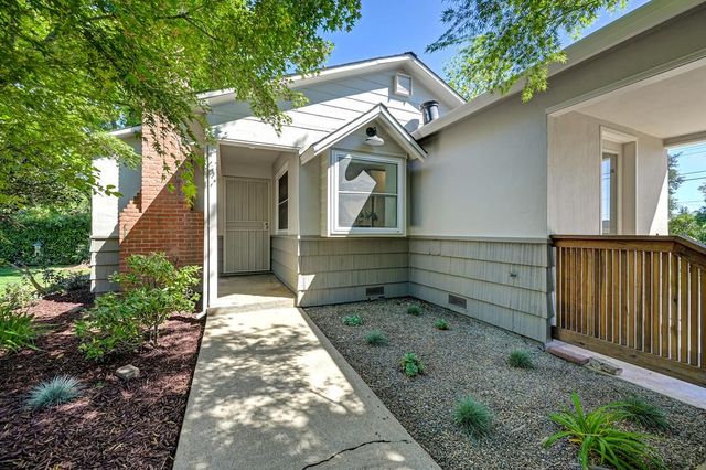 7208 Falcon Rd, Fair Oaks, CA 95628