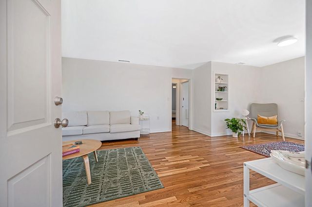 7208 Falcon Rd, Fair Oaks, CA 95628