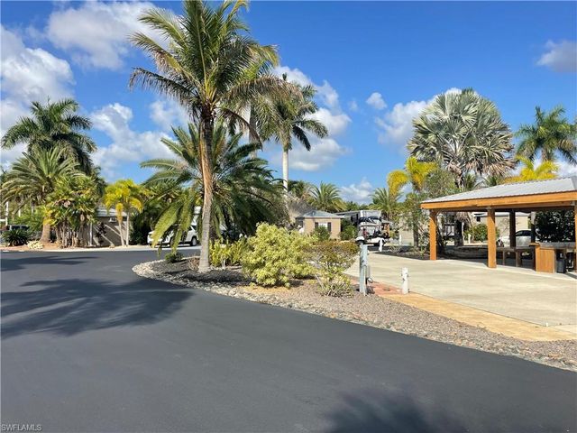 5235 Pineland Daisy TRL, Fort Myers, FL 33905