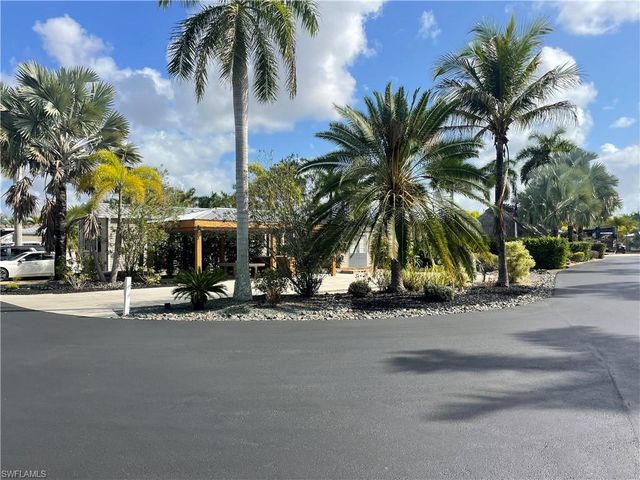 5235 Pineland Daisy TRL, Fort Myers, FL 33905