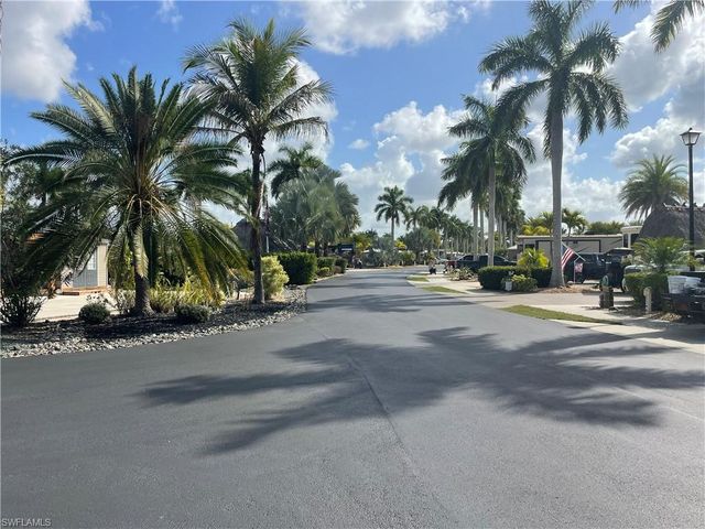 5235 Pineland Daisy TRL, Fort Myers, FL 33905