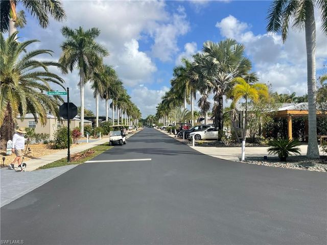 5235 Pineland Daisy TRL, Fort Myers, FL 33905