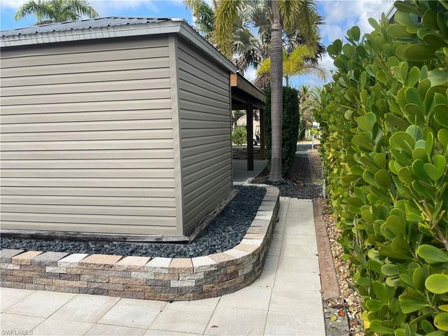 5235 Pineland Daisy TRL, Fort Myers, FL 33905