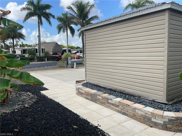 5235 Pineland Daisy TRL, Fort Myers, FL 33905