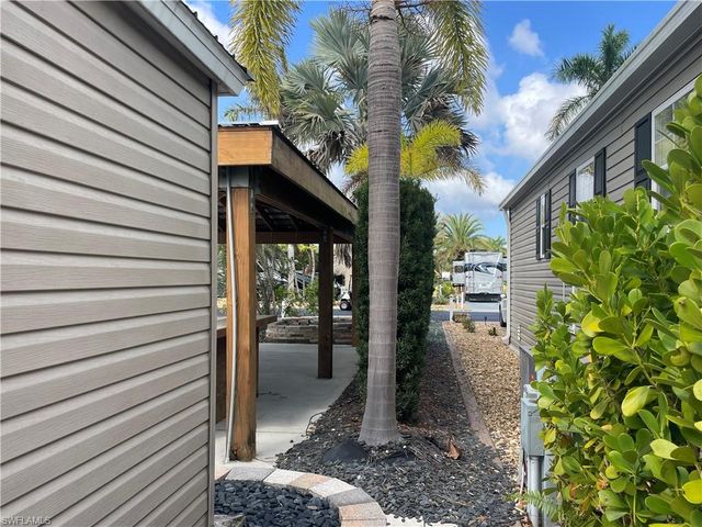 5235 Pineland Daisy TRL, Fort Myers, FL 33905