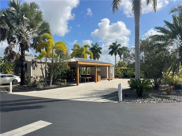 5235 Pineland Daisy TRL, Fort Myers, FL 33905