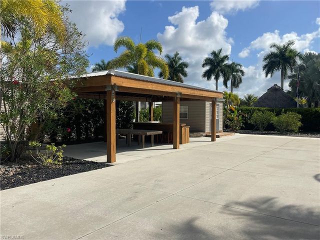 5235 Pineland Daisy TRL, Fort Myers, FL 33905