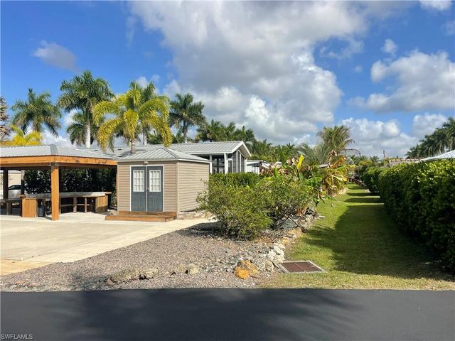 5235 Pineland Daisy TRL, Fort Myers, FL 33905