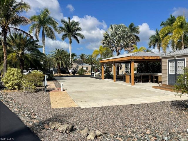 5235 Pineland Daisy TRL, Fort Myers, FL 33905