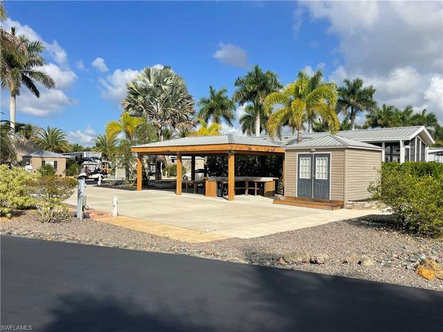 5235 Pineland Daisy TRL, Fort Myers, FL 33905