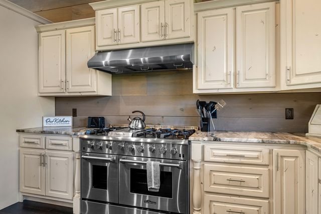 94 Rome Point, Blue Ridge, GA 30513