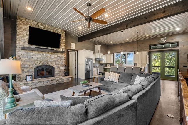94 Rome Point, Blue Ridge, GA 30513