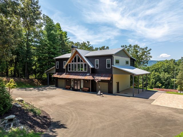 94 Rome Point, Blue Ridge, GA 30513