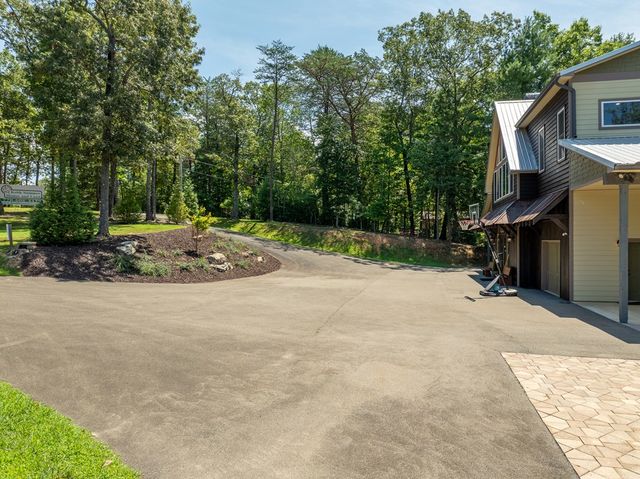94 Rome Point, Blue Ridge, GA 30513