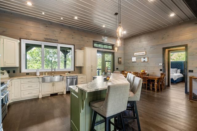94 Rome Point, Blue Ridge, GA 30513