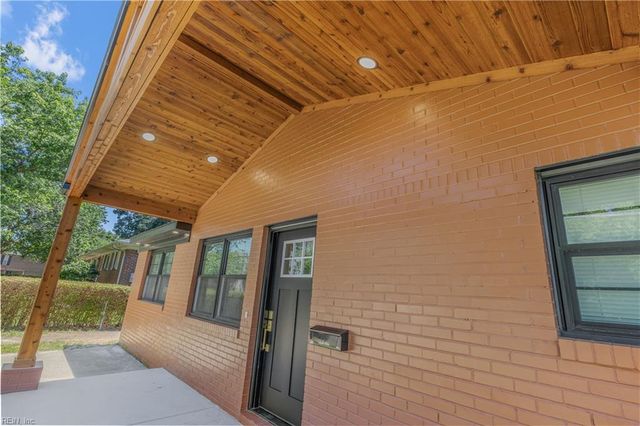 4705 Whistler LN, Virginia Beach, VA 23455