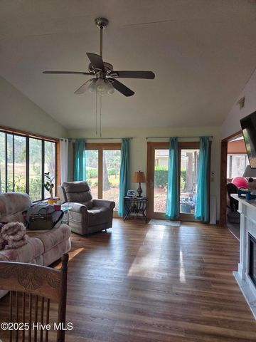 12 Carolina Shores Parkway SW, Calabash, NC 28467