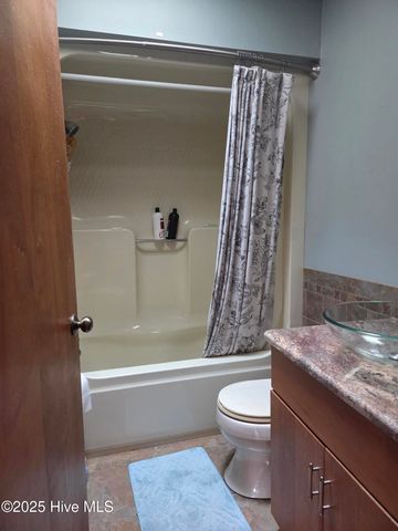 12 Carolina Shores Parkway SW, Calabash, NC 28467