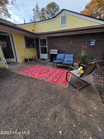 12 Carolina Shores Parkway SW, Calabash, NC 28467