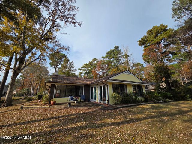12 Carolina Shores Parkway SW, Calabash, NC 28467