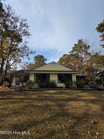 12 Carolina Shores Parkway SW, Calabash, NC 28467