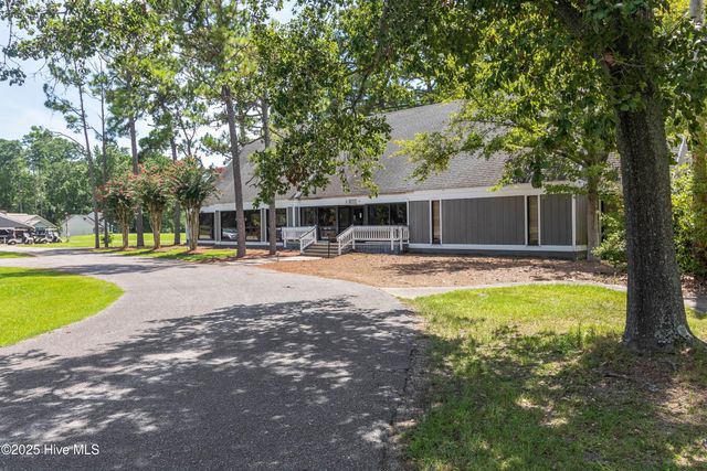 12 Carolina Shores Parkway SW, Calabash, NC 28467
