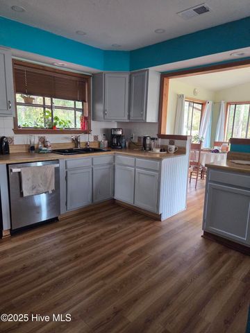 12 Carolina Shores Parkway SW, Calabash, NC 28467