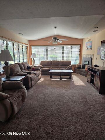 12 Carolina Shores Parkway SW, Calabash, NC 28467