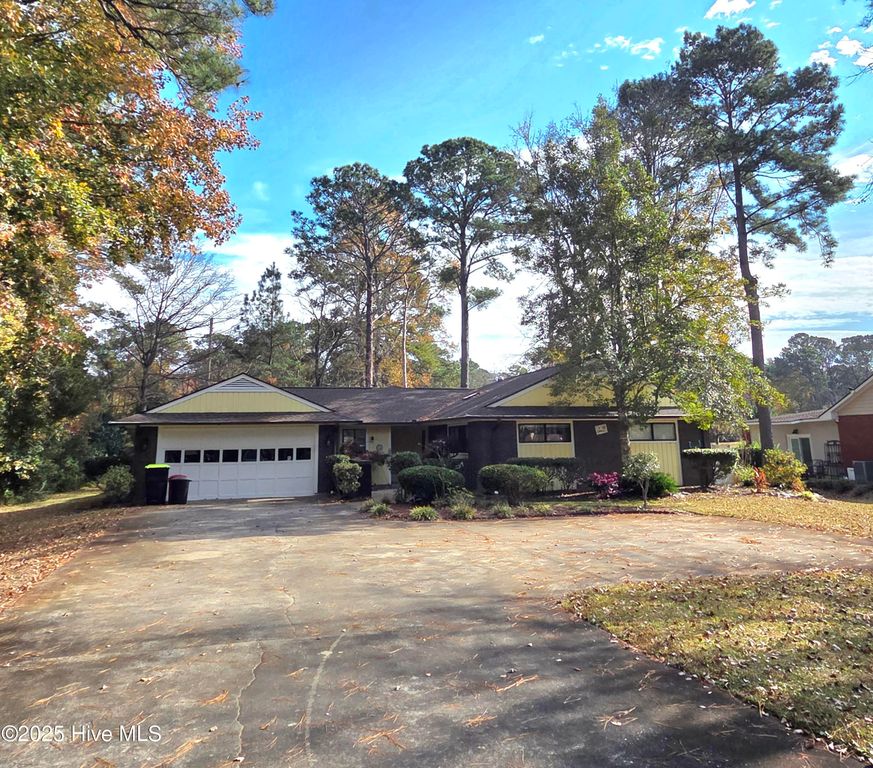 12 Carolina Shores Parkway SW, Calabash, NC 28467
