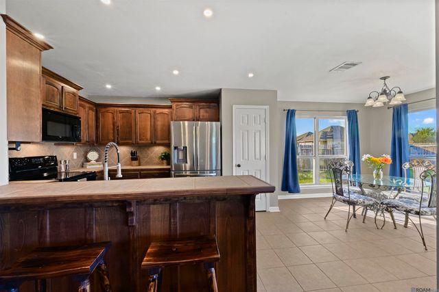 42426 Palmstone Ave, Prairieville, LA 70769